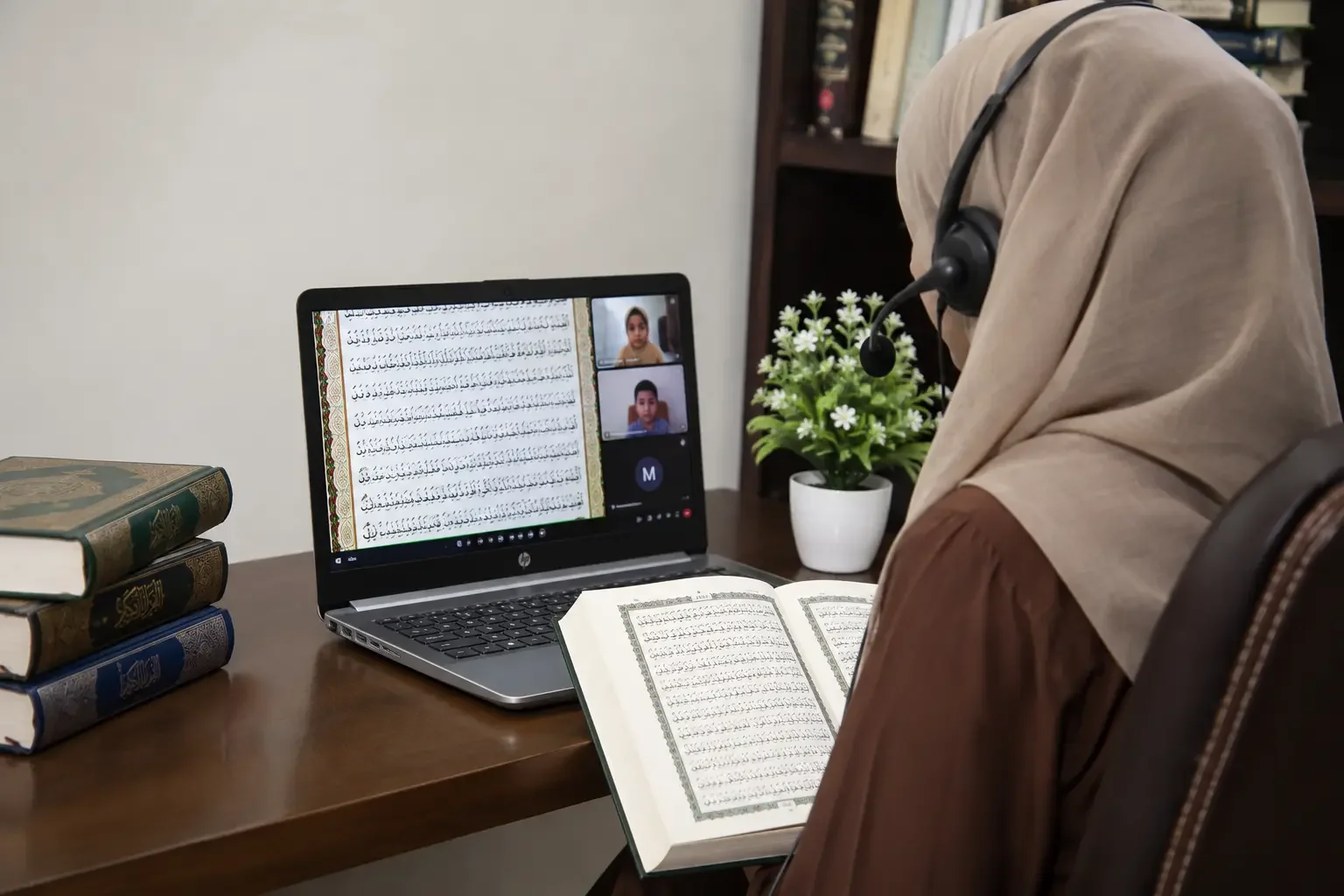 A female Quran teacher taking online Quran classes for ladies in uk